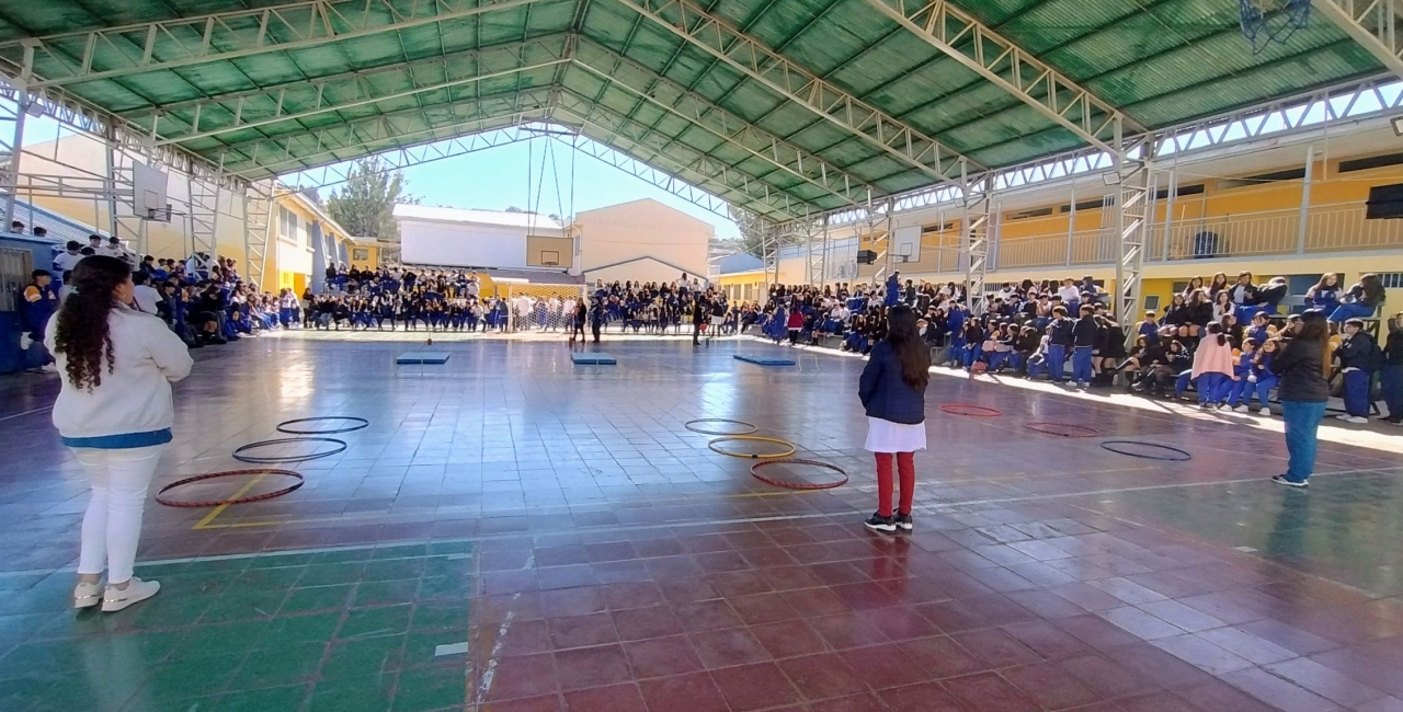 Estudiantes participan de recreo activo por la no violencia